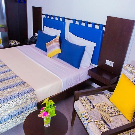 Dunia Hotel Ouagadougou Loumbila מראה חיצוני תמונה