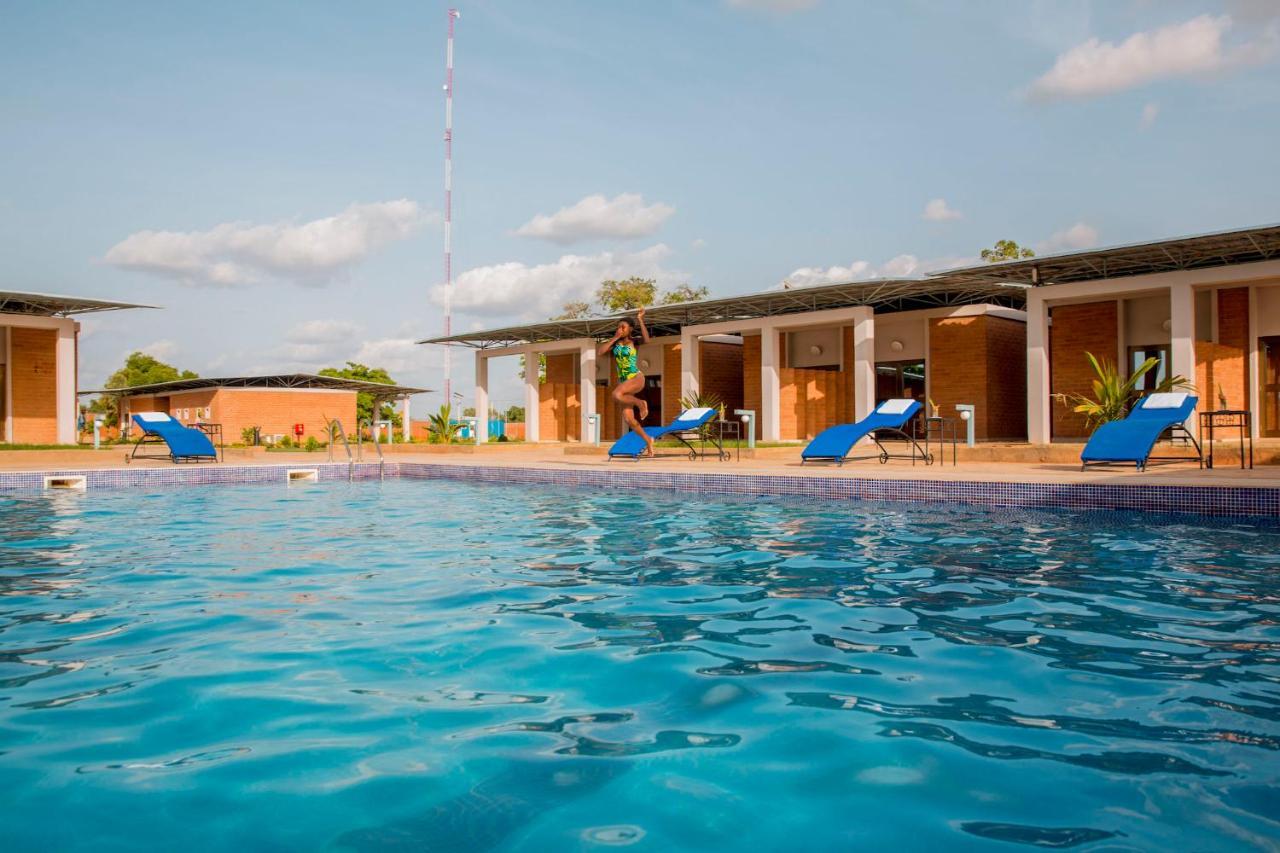 Dunia Hotel Ouagadougou Loumbila מראה חיצוני תמונה